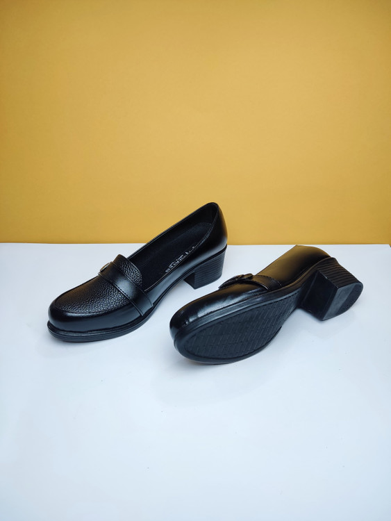 کفش پاشنه دار طبی برند رافا طب مدل گابانا کد 115