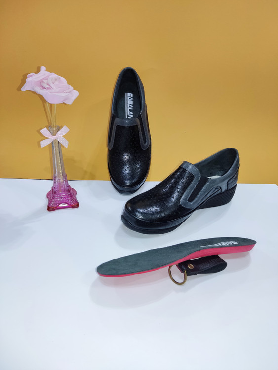 کفش طبی راحتی زنانه برند سبلان مدل افرا لیزری کد 110