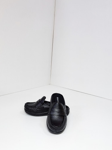 صندل طبی جلو بسته (پرستاری) برند هومان طب مدل دکتر مارتین  کد 165