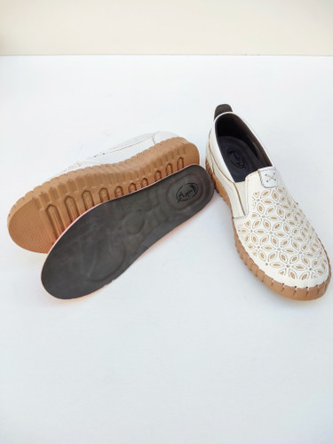 کفش طبی راحتی زنانه برند کیا طب مدل گلبرگ،رزیتا کد 189 ارسال رایگان