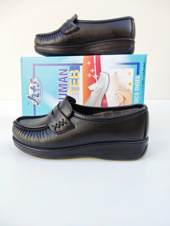 کفش طبی (پرستاری) زنانه مدل دکتر مارتین دارای پدخارپاشنه برند هومان طب کد 190