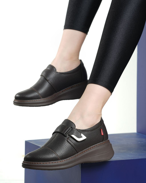 کفش طبی زنانه برند داثوش مدل کلاسیک کد 124