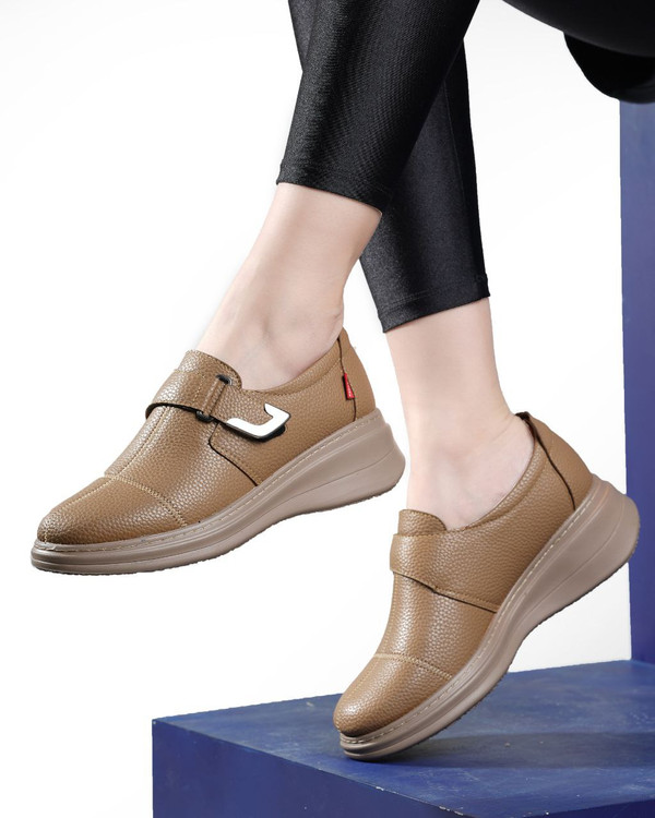 کفش طبی زنانه برند داثوش مدل کلاسیک کد 124