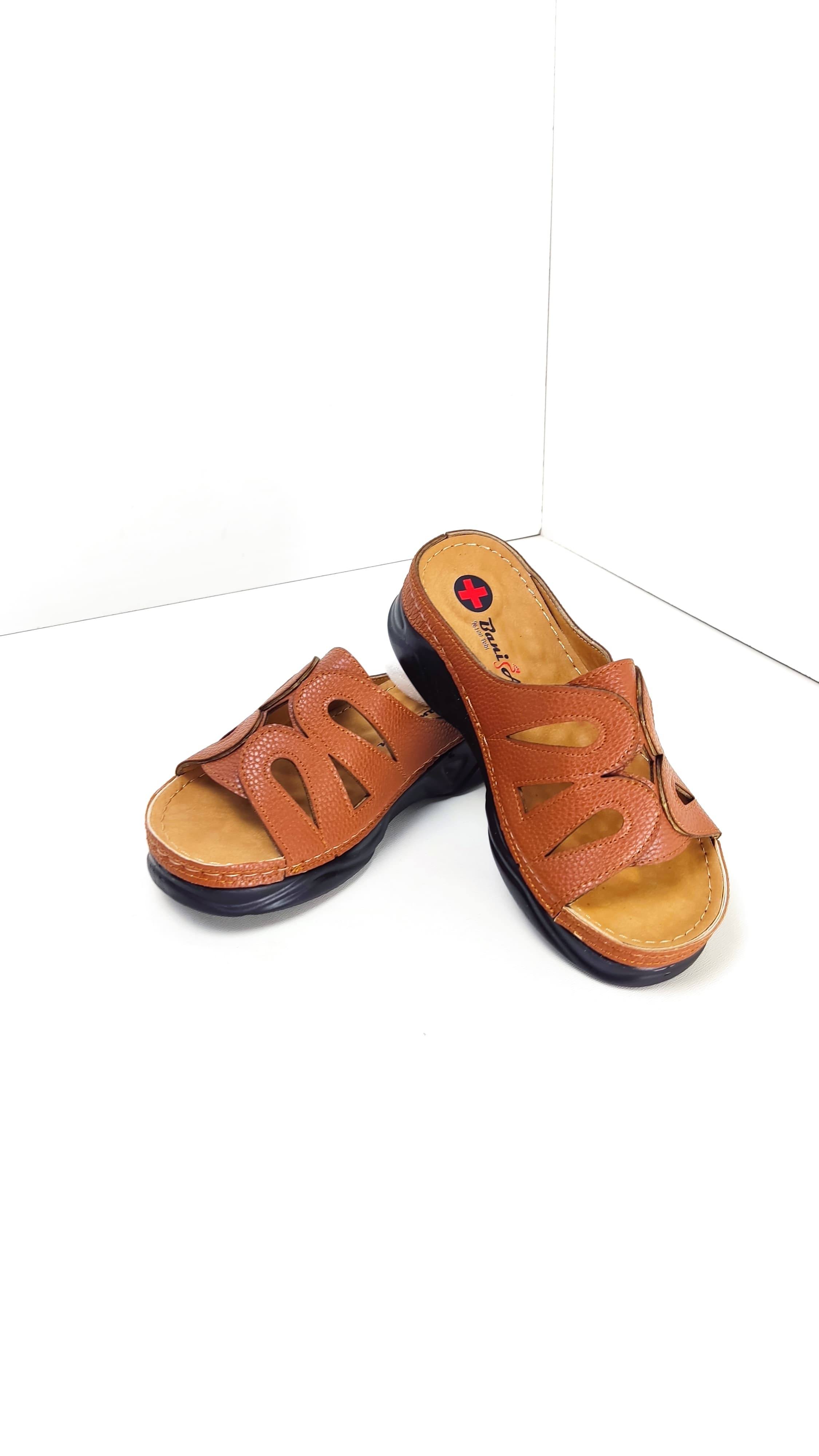 صندل طبی زنانه برند بانی پاژ مدل خاتون کد ۲۵۲