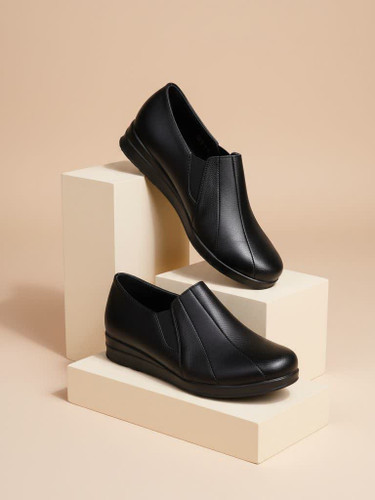 کفش طبی زنانه بزرگ پا مدل آرنیکا برند شفاطب نوین کد 112